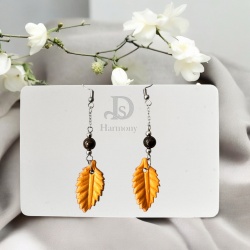 Boucles d’oreilles feuille cuir jaune et perles de bronzite – acier inoxydable
