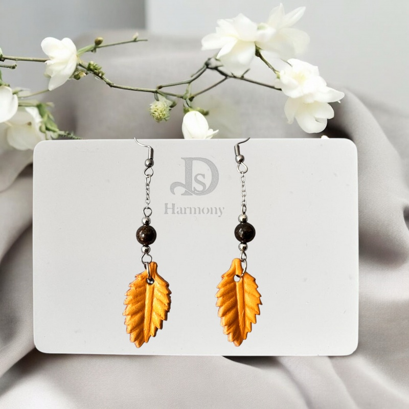 Boucles d’oreilles feuille cuir jaune et perles de bronzite – acier inoxydable