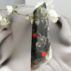 Citrine fumée sur socle en bois taillé sur mesure – Pièce unique