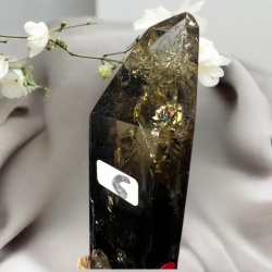 Citrine fumée sur socle en bois taillé sur mesure – Pièce unique