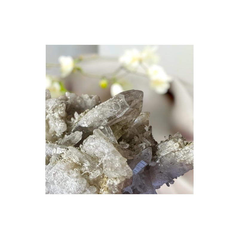 Quartz cristallisé sur albite et muscovite