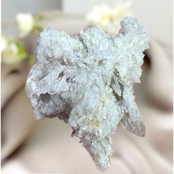 Quartz cristallisé sur albite et muscovite